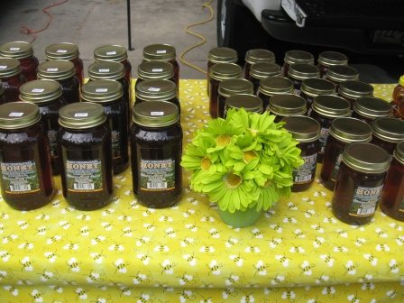 honey1 Strange's Honey Farm in Del Rio had a bright booth. I loved the bees on the tablecloth!