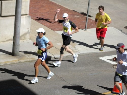 runners-four Here's what we like to see! Someone waving back.