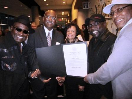 proclamation Knoxvile Mayor Daniel Brown presented a proclamation to the O'Jays. From left, O'Jay Walter Williams, Mayor Brown, Cathy Brown, O'Jays Eddie Levert and Eric Grant.