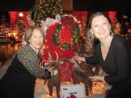 judith-gay-and-reindeer Judith Foltz, left, and Gay Lyons feeding the reindeer!