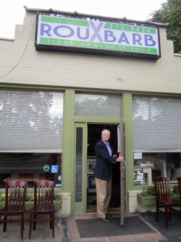 alan-outside Alan opening the door to our culinary adventure.