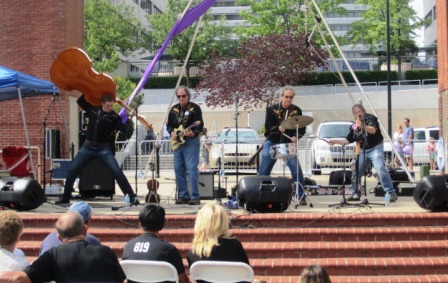 band Mid-day Saturday, we caught the band Pistol Creek Catch of the Day. Not only were they musically talented, they were hilarious!
