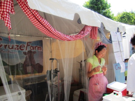 cruze Cruze Farm was giving out free ice cream samples.