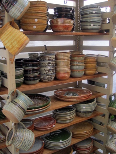 pottery-i-like More beautiful pottery. This is by Mike and Karen Baum of Lebanon, Ohio.