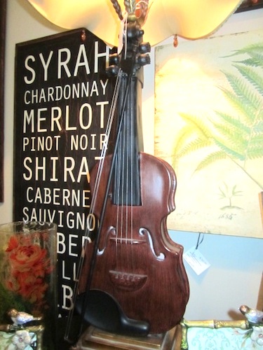 violin-lamp Wow. A violin lamp.
