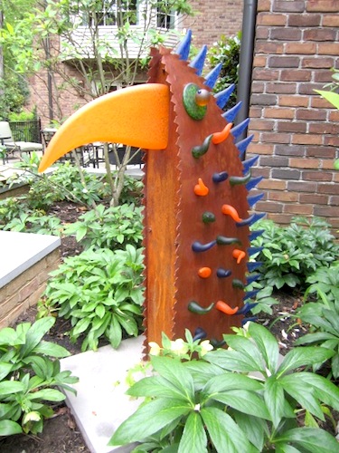 another-bird This parrot, as well as the three previous pieces, was made by the Borowski family, a father and three sons.