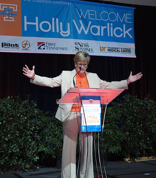 holly-arms-out Holly Warlick making a point.