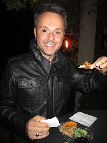 dino My pal Dino Cartwright of WVLT-TV liked the crostini, too.
