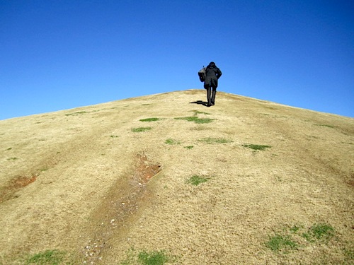 katie-climbs-grassy-knoll Katie was the first one to take on the grassy knoll.