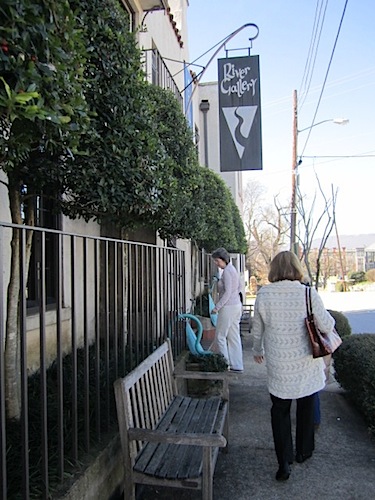river-gallery-approach The next day, it was off to our favorite gallery, River Gallery in the art district on the bluff.