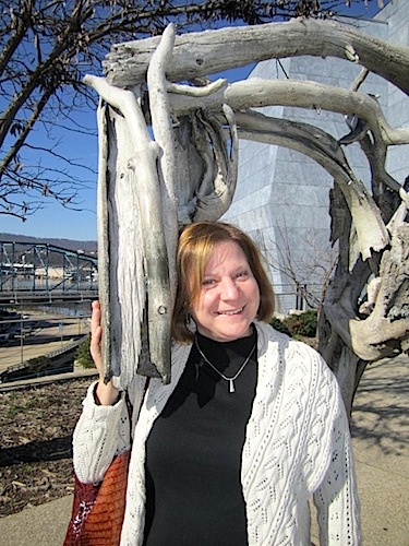 susan-and-horse Susan really liked it. Fortunately, it was not for sale or I fear we would have been trying to figure out how to get it back to west Knoxville!