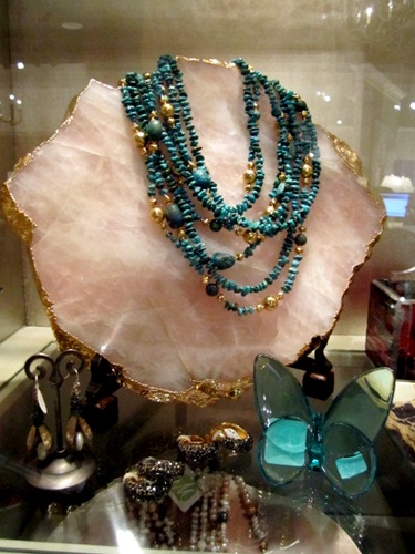 jewelry If you are looking for something serious, there is a breathtaking range of jewelry from which to choose.