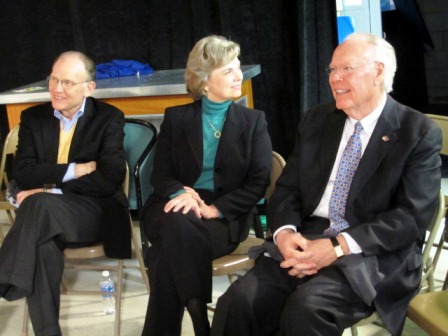 hart-debra-dale Jim Hart, left, with Debra Smith and Dale Keasling of Home Federal Bank. Home Federal sponsored the "retro" newscast.