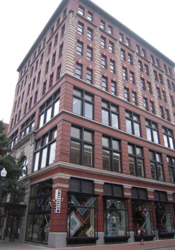 Arnstein Building at 505 Market Street (The new Urban Outfitters store ...