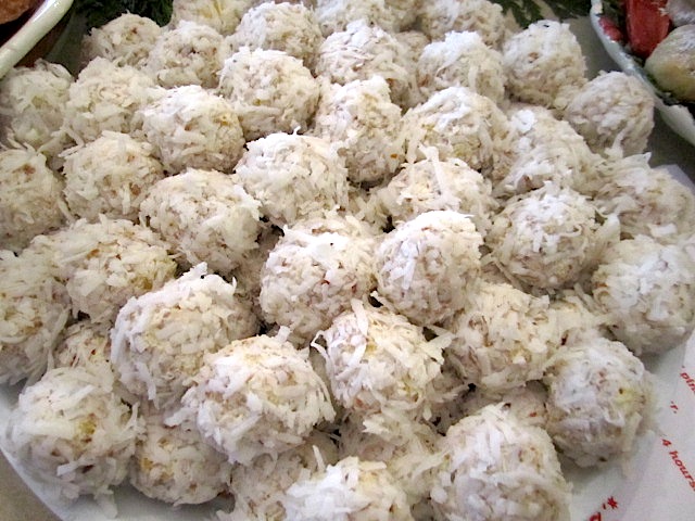 Carolyn Pointer Neil brought coconut pineapple snowflake cookies.