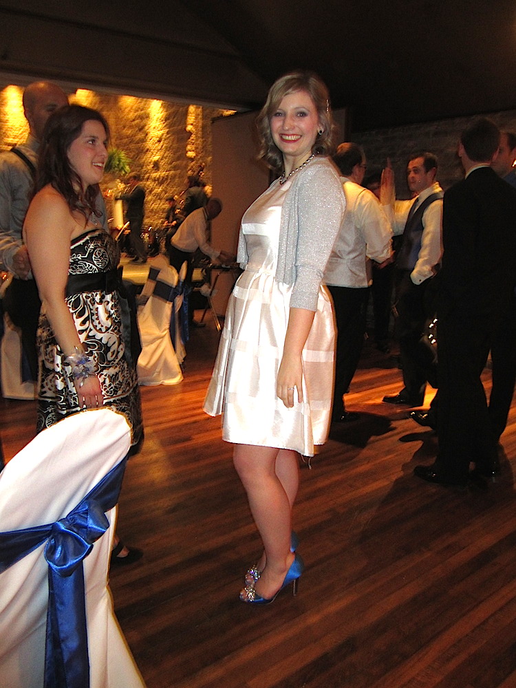 I loved Amanda's going away dress.