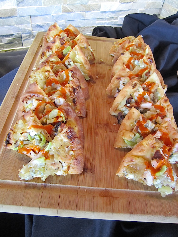 Buffalo chicken flat bread. (See what I mean about the food being interesting?)