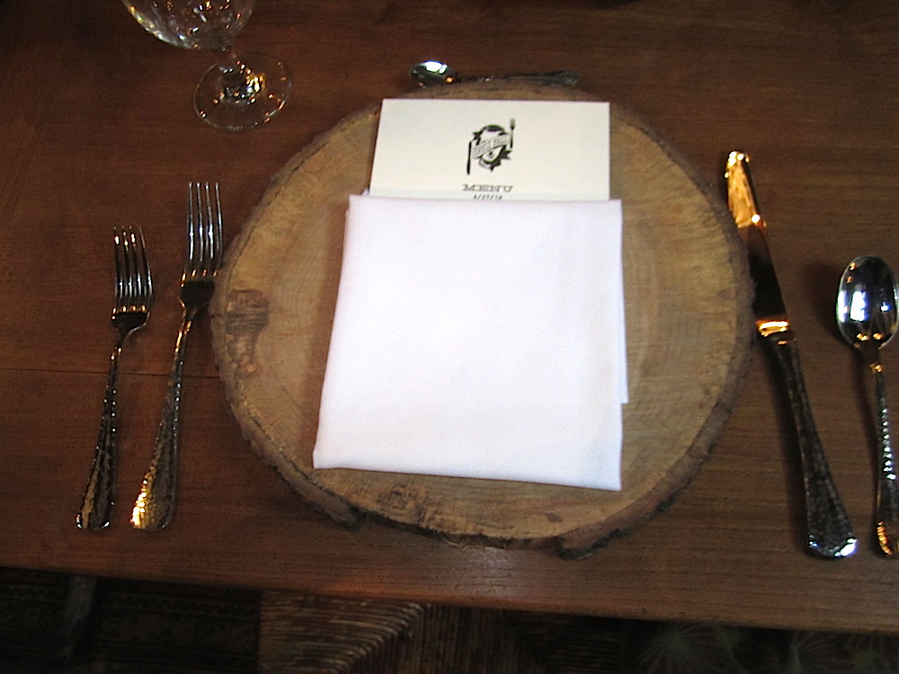 Then it was time to sit down. I loved the wood slices that were the chargers.