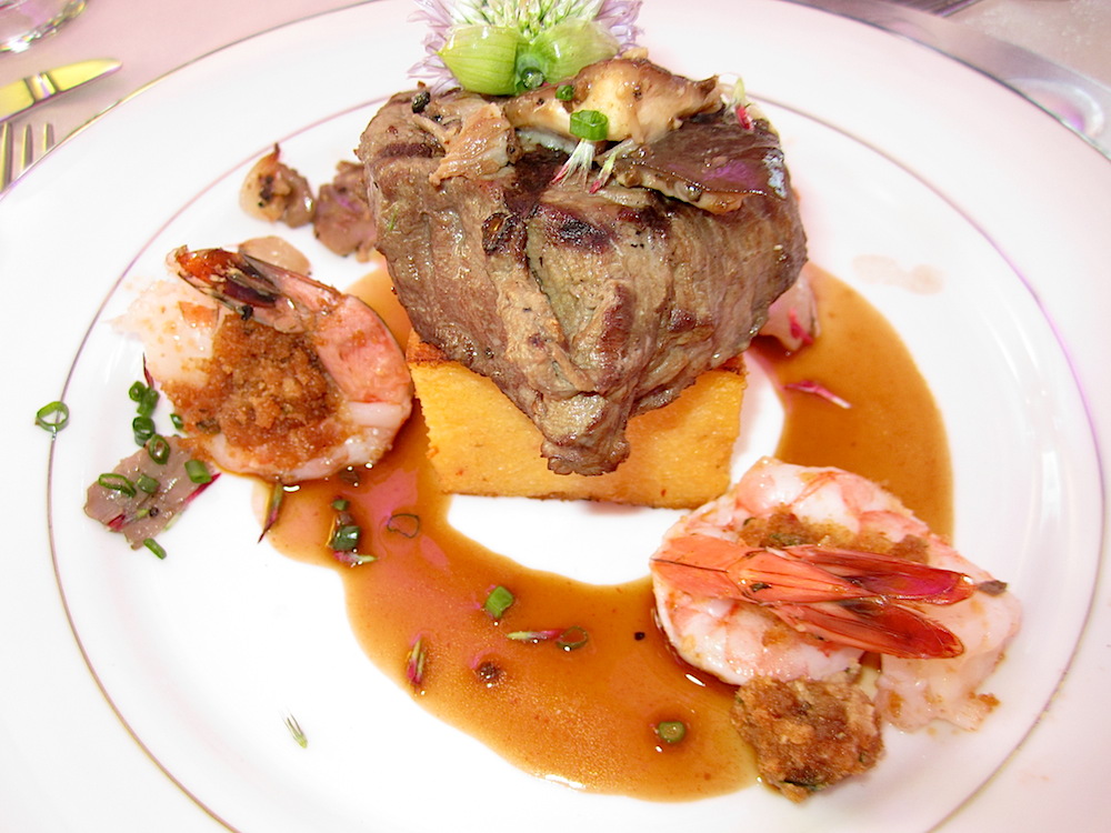 Take one look at the size of this entree and you'll know we didn't leave hungry.