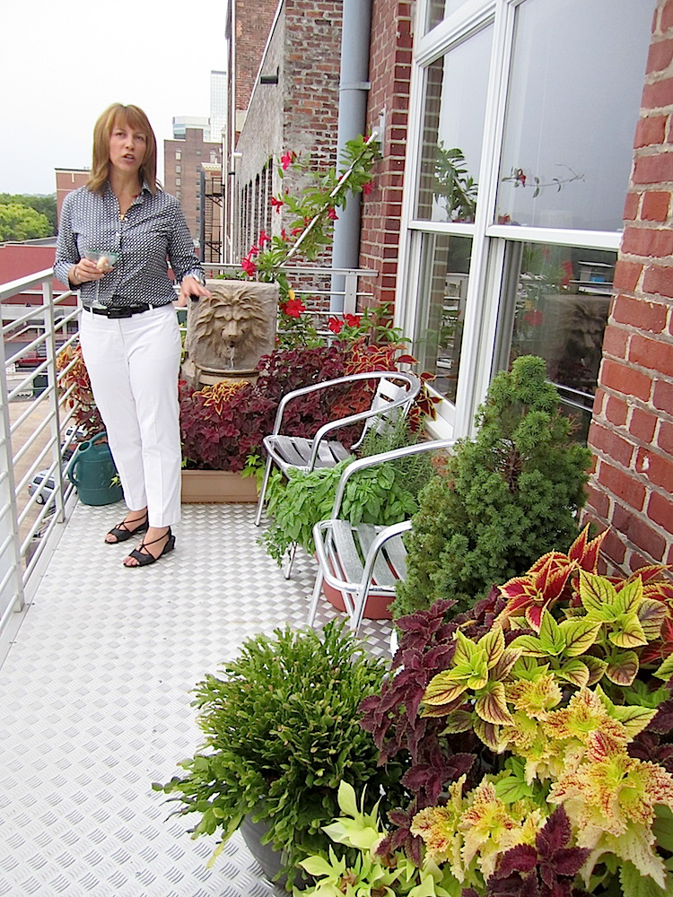 We always end up on Tim's balcony. Here's Christi checking it out.