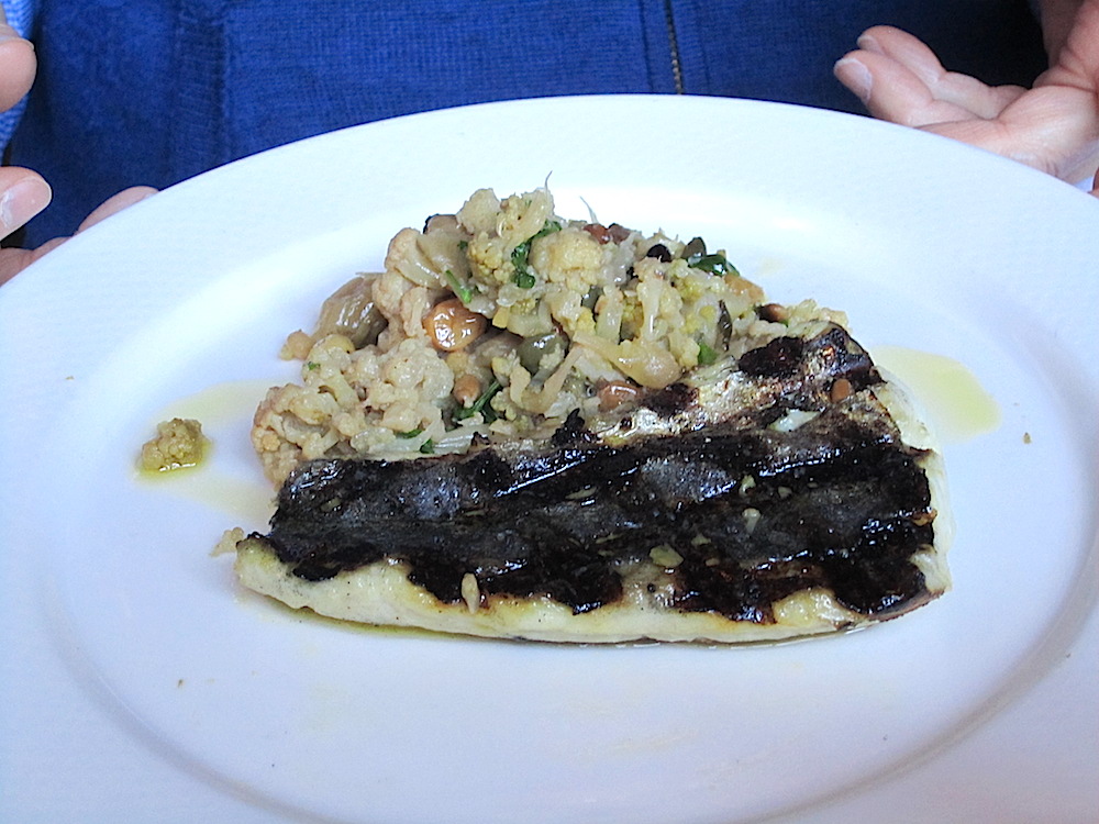Alan's mackerel was bland and flavorless.