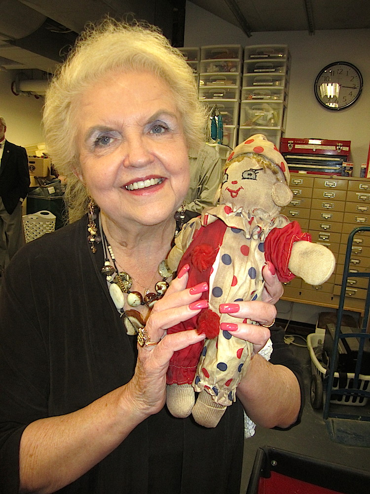 Dawn found this cute little clown that played an important role in one of the plays last season, "A Shayna Maidel."