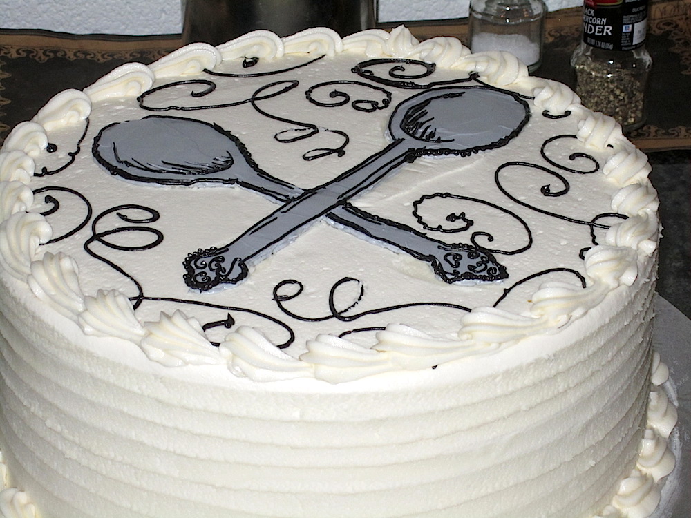 Dessert was cake from Magpie's Bakery next door. Pretty cute, huh?