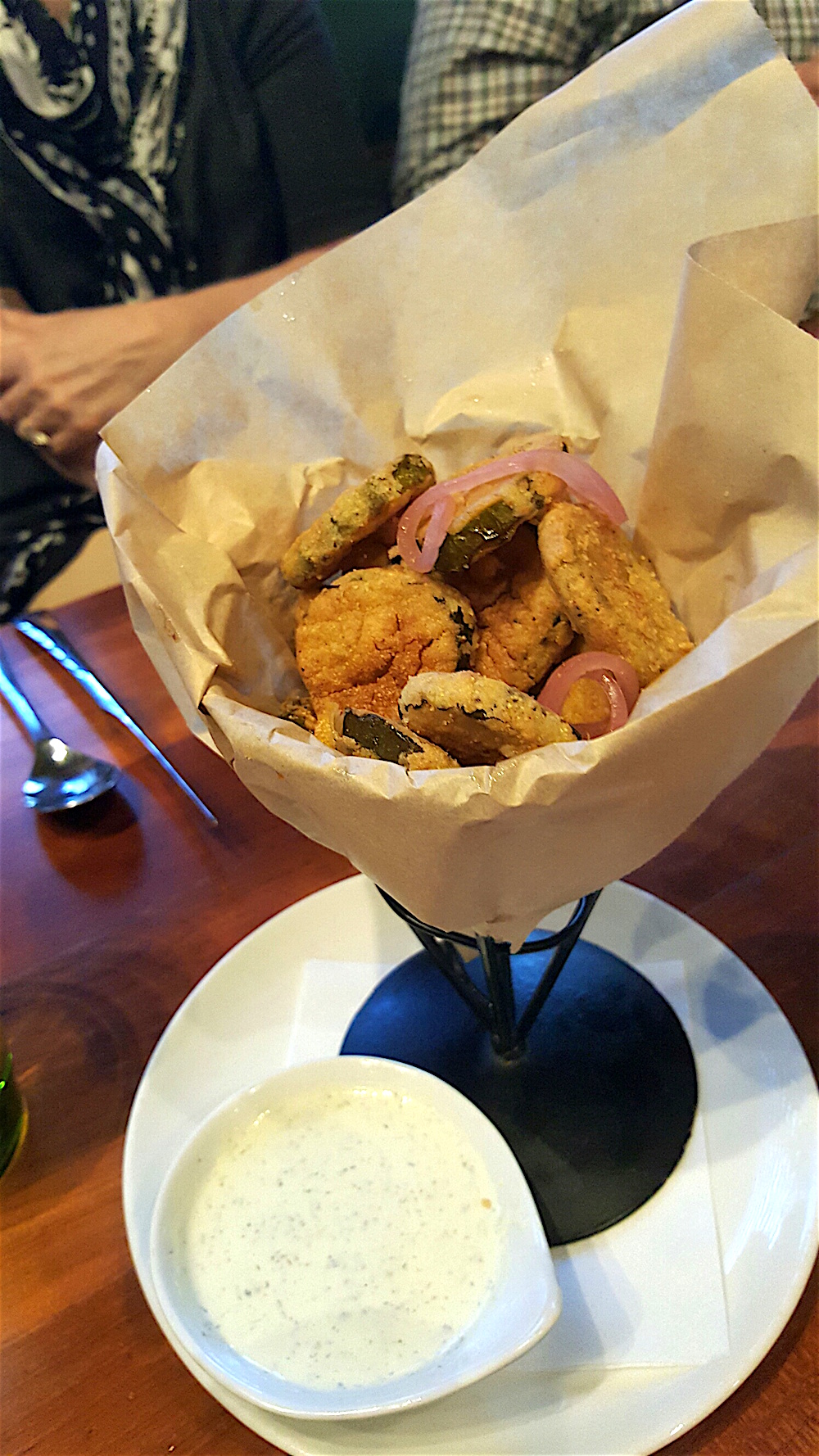 The fried pickles were to die for. Unfortunately, I ate so many of them that I couldn't finish my delicious Mussels Mariniere which were served in a bay shallot thyme Chablis butter broth. Boo.