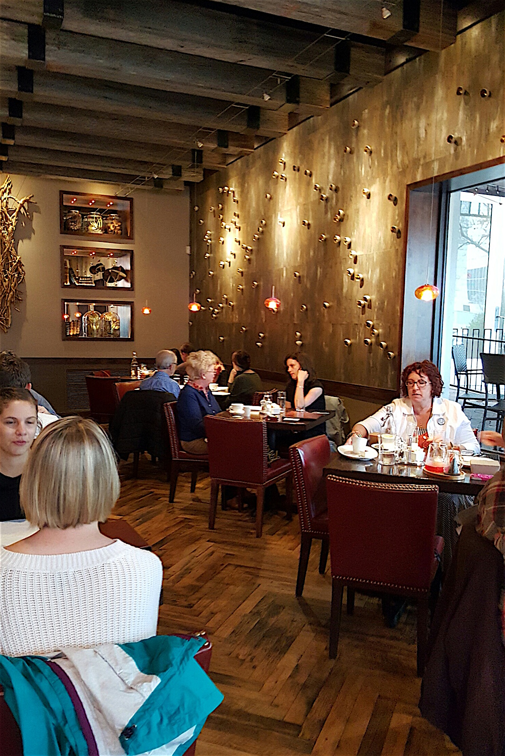 Here's Posana's very cool interior.