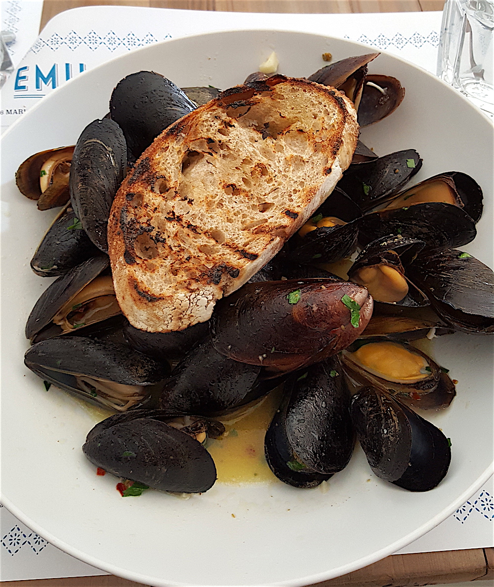 This was supposedly an appetizer portion of the steamed mussels with fennel, garlic, white wine and chilies. I chose it as an entree and still had to get others to help me eat them!