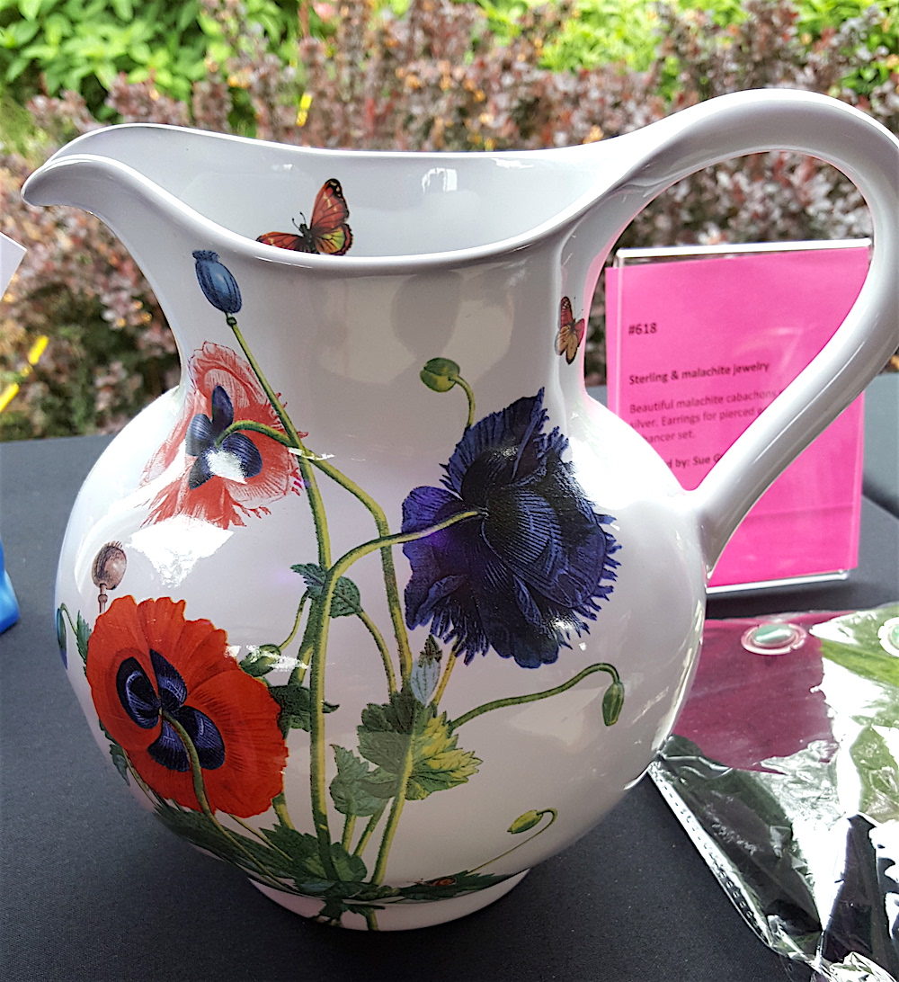 The auction items are usually great at this event. I loved this pitcher from Portugal donated by Glass Bazaar.