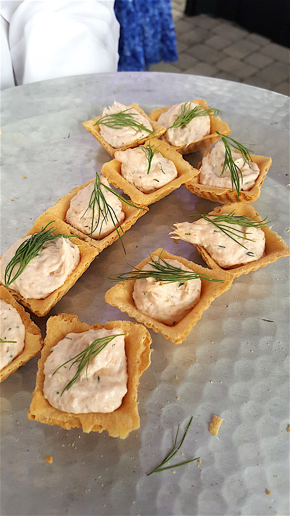 Smoked salmon mousse in mini pastry cups.