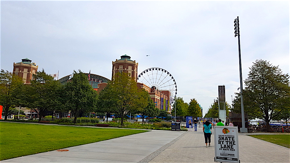 We headed over to Navy Pier where Expo Chicago was set to open an noon.