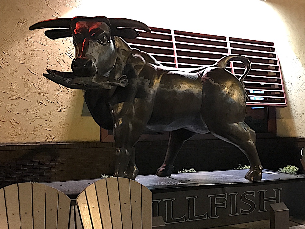 We made the loop and headed back to Pigeon Forge. Here's the statue in front of Bullfish Grill.