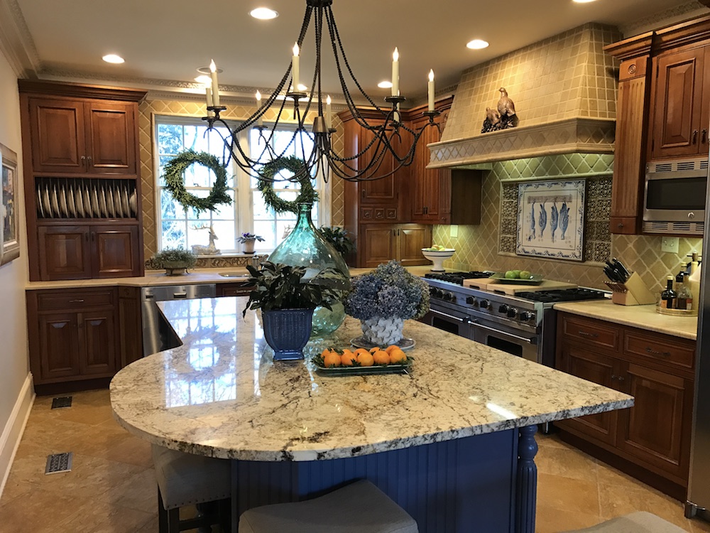 Here's the all-you-could-ask-for kitchen!