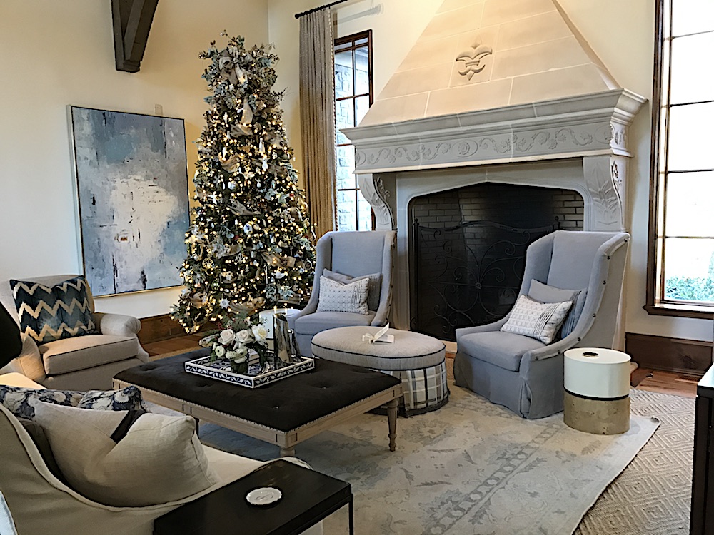 Very serene sitting room.