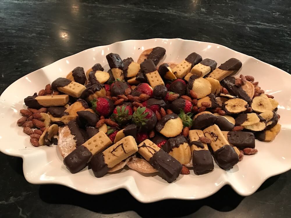 This was a beautiful way to serve dessert.