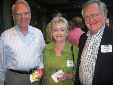 laings-ashe Dr. Bill and Sharon Laing chat with former Knoxville mayor and U.S. Ambassador Victor Ashe, right.