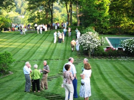 lawn1 Just look at this stunning backyard view of the Tennessee River