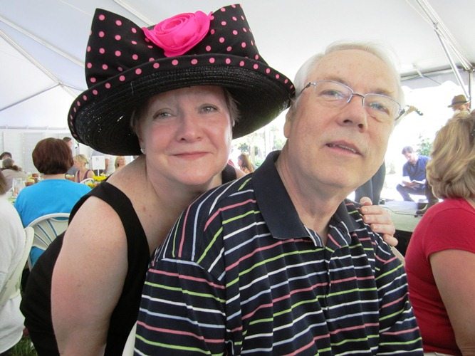 alan-and-ellen Ellen Robinson came over to visit us from another table. Moxley Carmichael was well-prepresented at the weekend's events. Five of us attended.