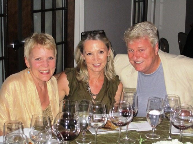 linda-vicki-sam From left, Linda Evans, Vicki Baumgartner, and Sam Maynard