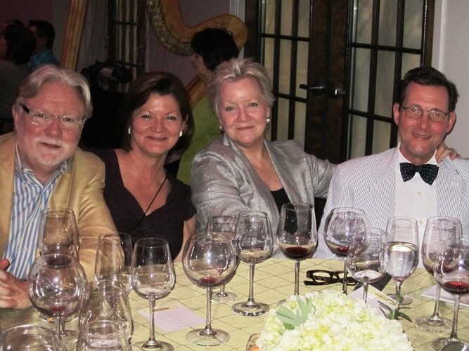 mcnallys-aclys From left, Milton McNally, Melinda Meador, Ellen Robinson and Peter Acly at dinner.