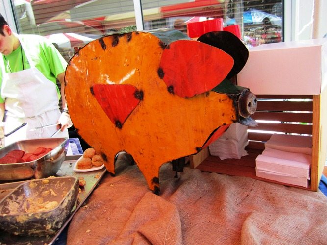 pig Loved the decorations at the Convention Center booth. Disclosure: it is our client.