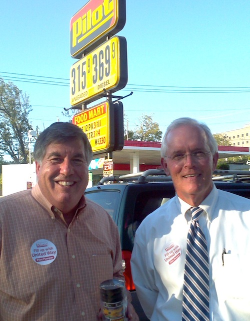 bob-kesling-tim-priest Bob Kesling, left, and Tim Priest of the Vol Network talked sports at the Cumberland Avenue Pilot.