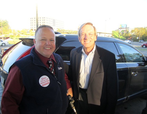 jeff-ownby-mike-fowler County Commissioner Jeff Ownby helps customer Mike Fowler at the Northshore/Kingston Pike Pilot.