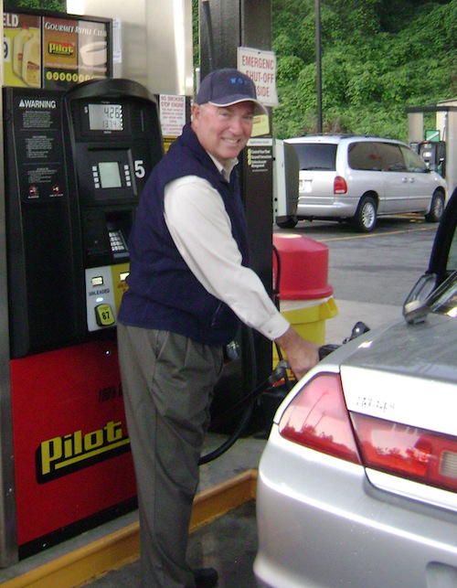 nick-pavlis City Councilman Nick Pavlis was at the Pilot at 4603 Chapman Highway.