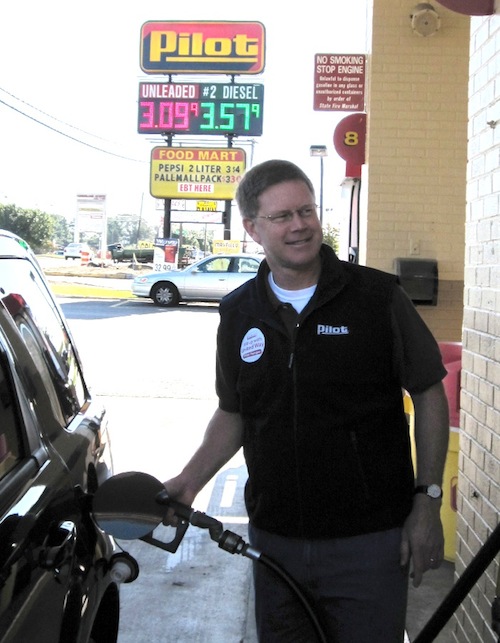 todd-howell WBIR meteorologist Todd Howell was over on Oak Ridge Highway checking out the good weather between customers.