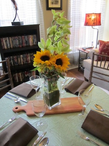 entree-table Here is one of the two entree tables. More happy sunflowers.
