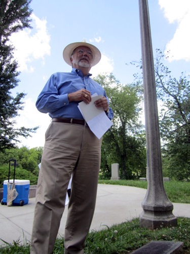 steve-talks Steve Cotham speaks during our picnic lunch.