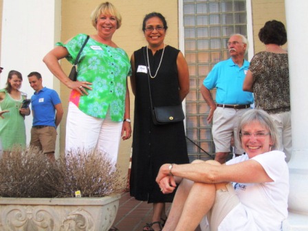 jeannie-rosa-karen Jeannie Dulaney, left, and Rosa Mar, center, with Karen Eberle, sitting.